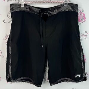 Oakley shorts swim trunks camo camouflage tie up Black and Gray Board Shorts